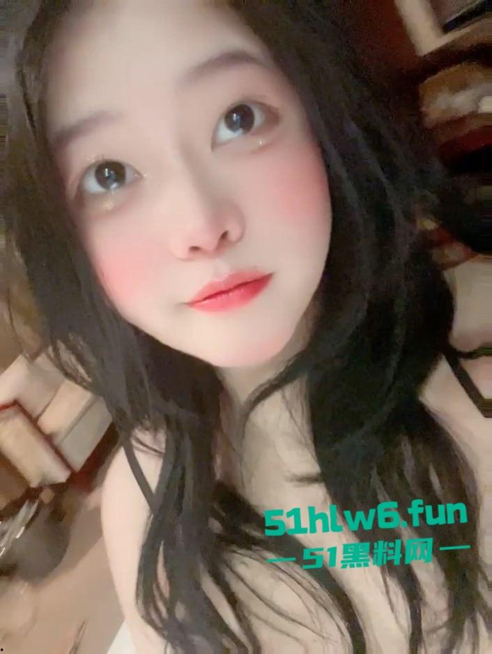 童颜巨乳网红【优妹】可爱颜值大眼妹，小穴敏感嫩穴诱人 私人定制自慰视频流出。