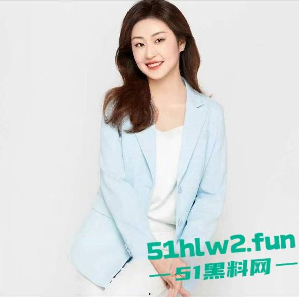 瓜友投稿，高挑气质型御姐幼儿园院长反差人格喜欢被SM调教，曝光聊天记录及调教视频。