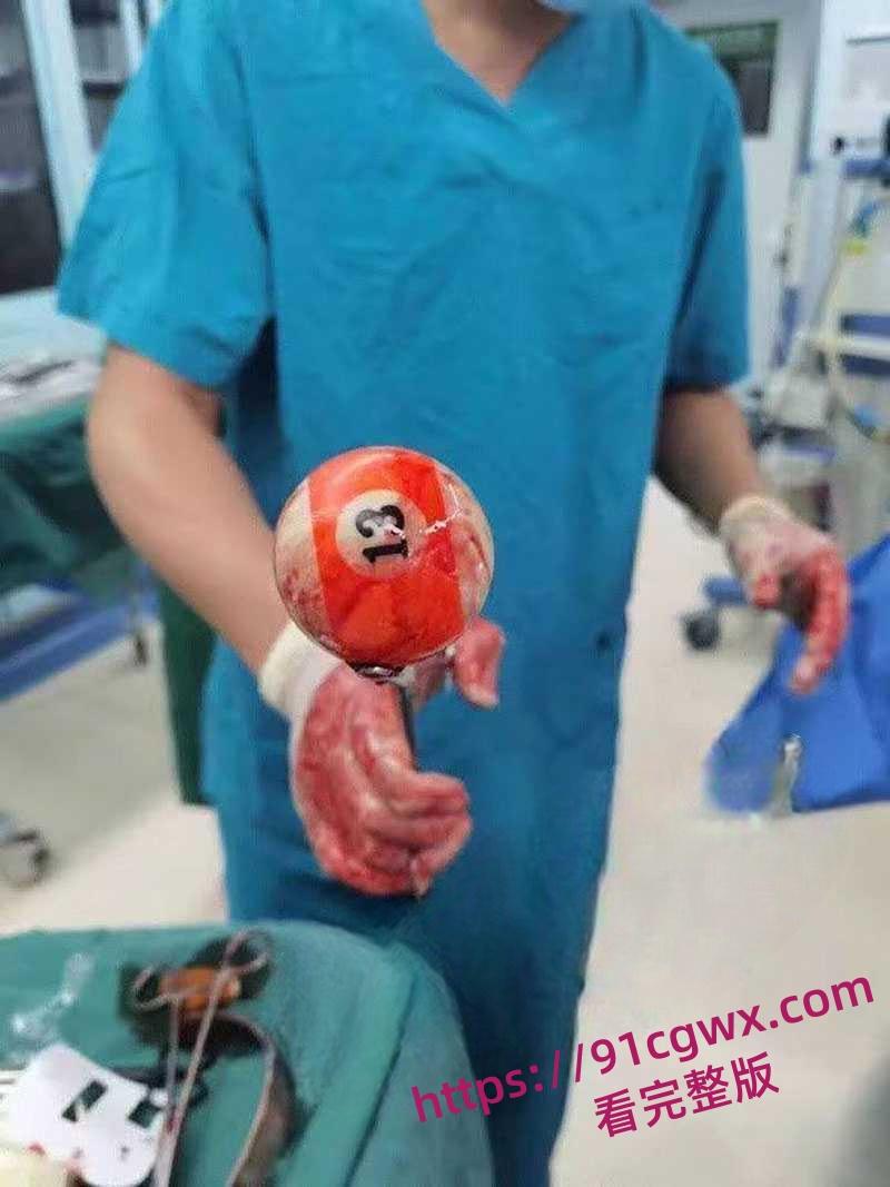 吉林大学三院刘俊志副院长与护士长杨依玲玩SM 药嗑多了往逼里疯狂塞假鸡吧 护士长被玩到直肠穿孔人没了-12