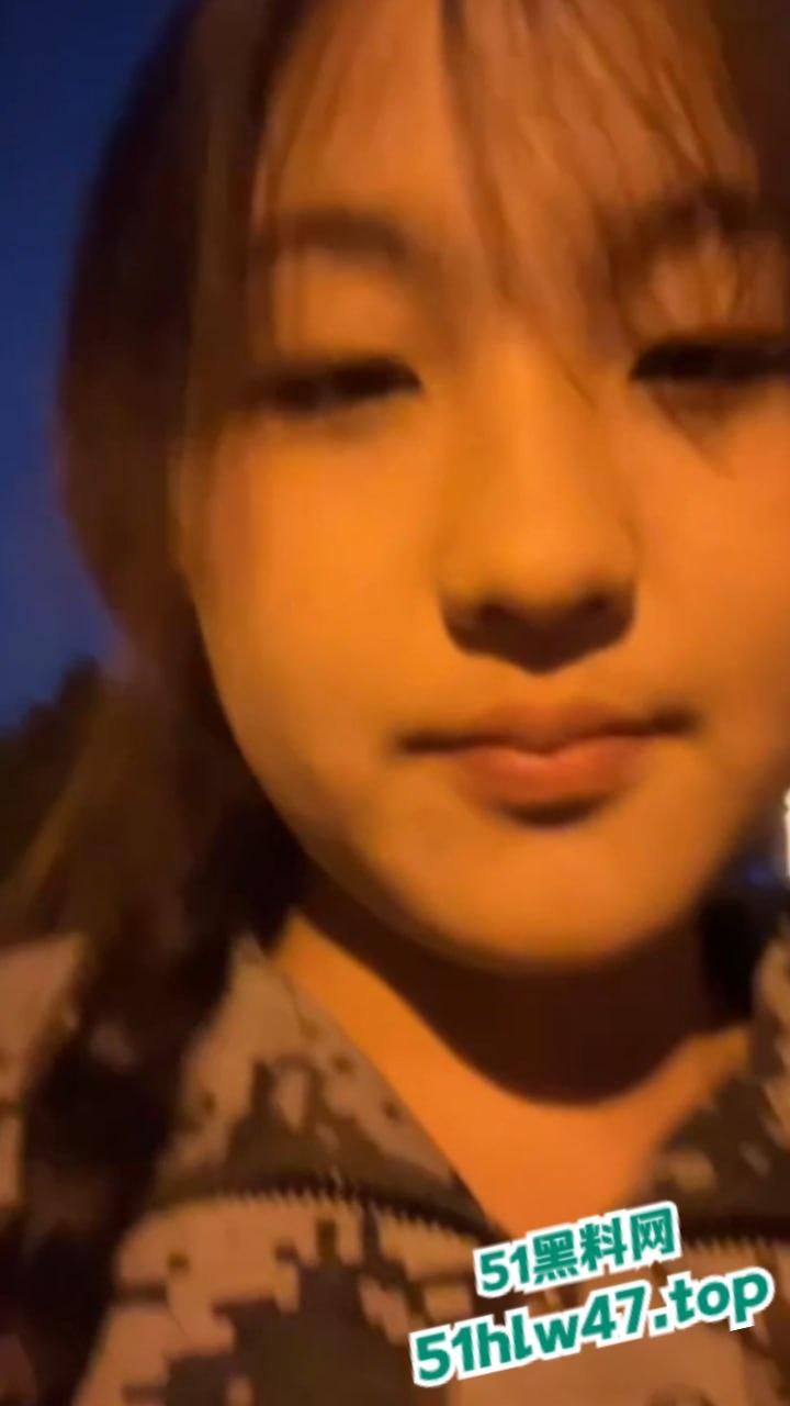 曹县又惊爆大瓜，刚上大一的骚逼小姨子竟偷偷和姐夫视频自慰，姐姐抓奸老公偷情的竟是自己妹妹。