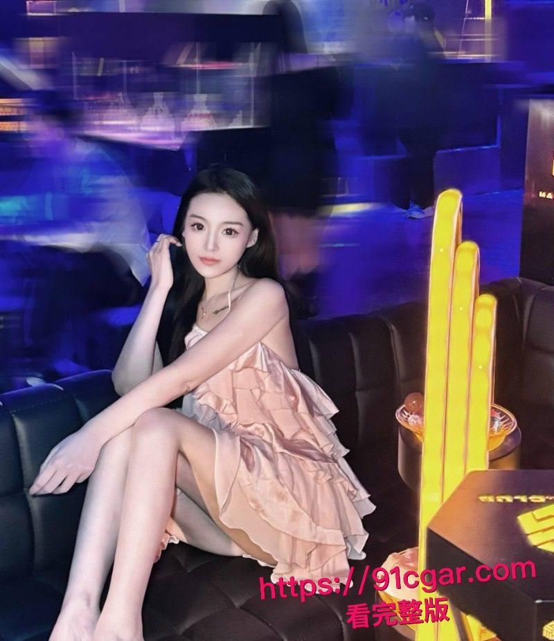 寸止挑战 儿子双飞岳母妈妈 两个极品少妇轮流争夺儿子大屌 互相争宠比谁更浪 最后双双跪求内射！