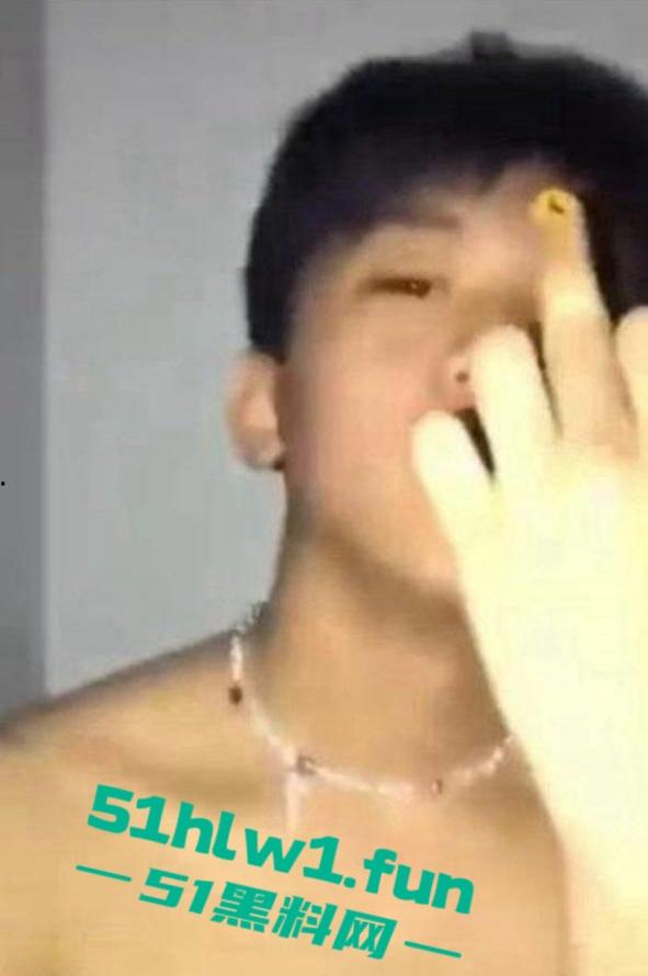 嘻哈厂牌【地下8英里】艺人淫趴视频边4P乱操一边喊着口号日逼都要日的和别人不同。