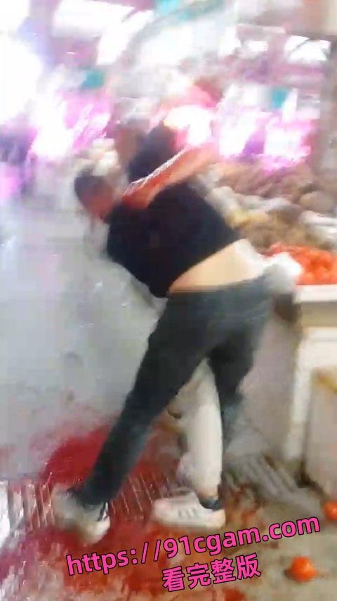 广东中山小榄菜市场杀人案全曝光！老婆偷情被抓 绿帽老公持刀桶男小三！