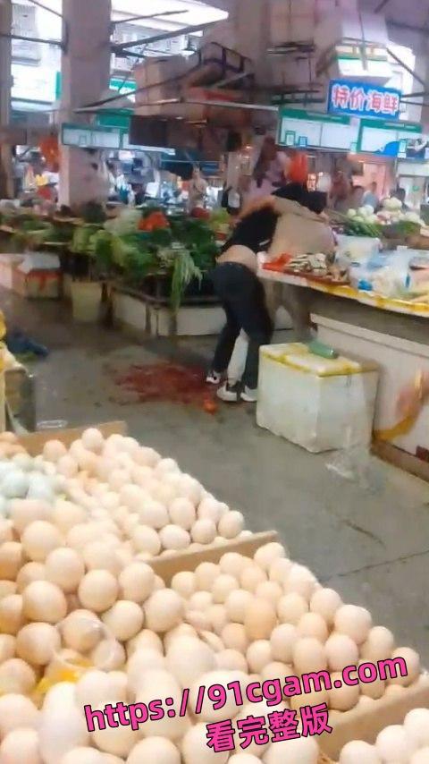 广东中山小榄菜市场杀人案全曝光！老婆偷情被抓 绿帽老公持刀桶男小三！