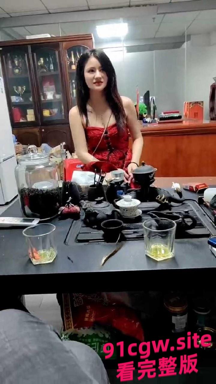 夜场会所ktv小姐面试现场 肤白貌美清一色大长腿通过之后口试视频曝光