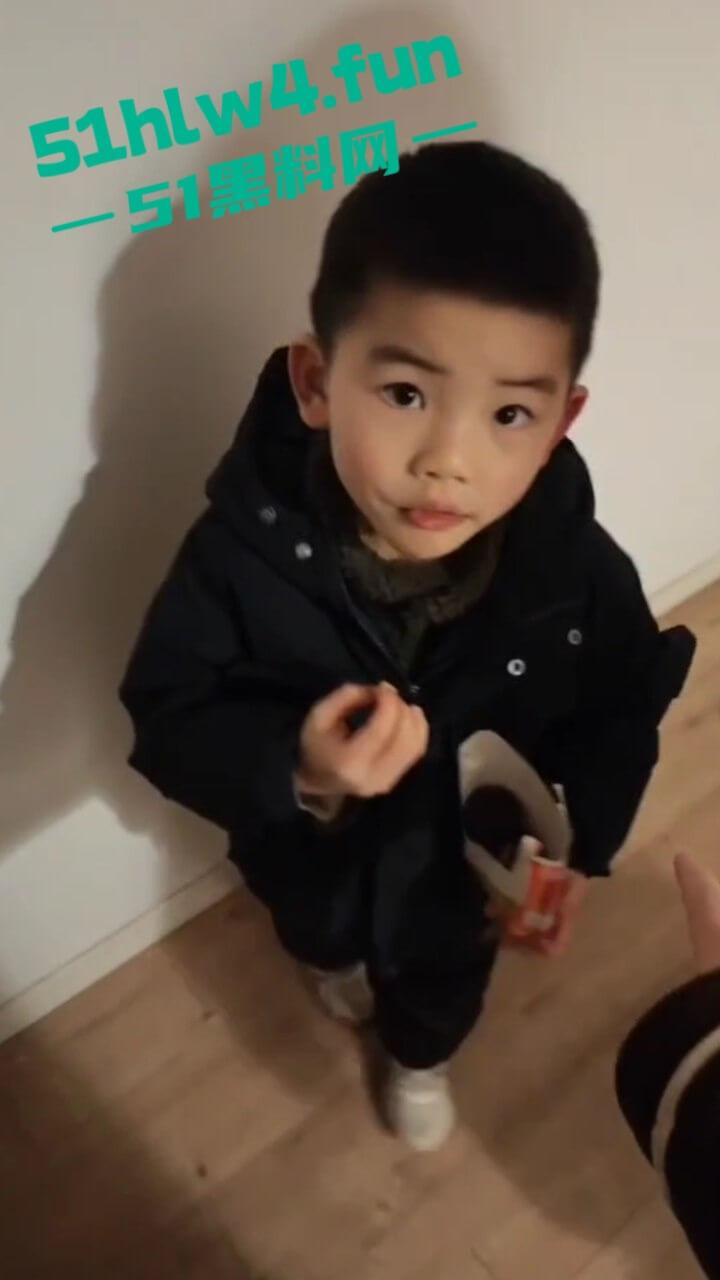 重庆沙坪坝区【杨芳仪】有俩孩的母狗骚逼，不上班在家玩王者荣耀，各种勾引撩骚出轨约炮被老公捉奸。-21