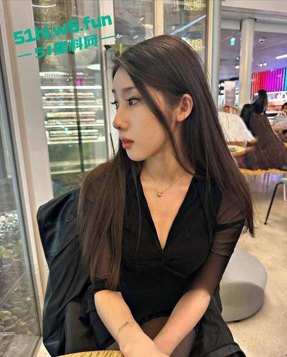 巴黎美女留学生竟下海当外围，留学生母狗专门录视频介绍自己专门服务洋屌，被爆不雅视频。