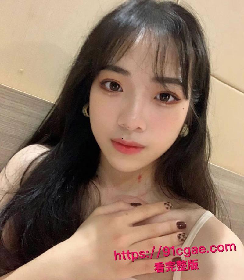 吉林舞蹈学院程念双练功房被学长扯破黑丝狂操 传统体位转后入 抠穴潮喷浪叫不断！