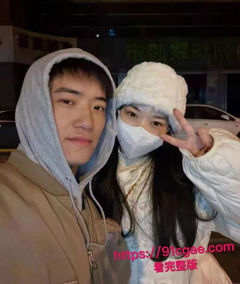 吉林舞蹈学院程念双练功房被学长扯破黑丝狂操 传统体位转后入 抠穴潮喷浪叫不断！