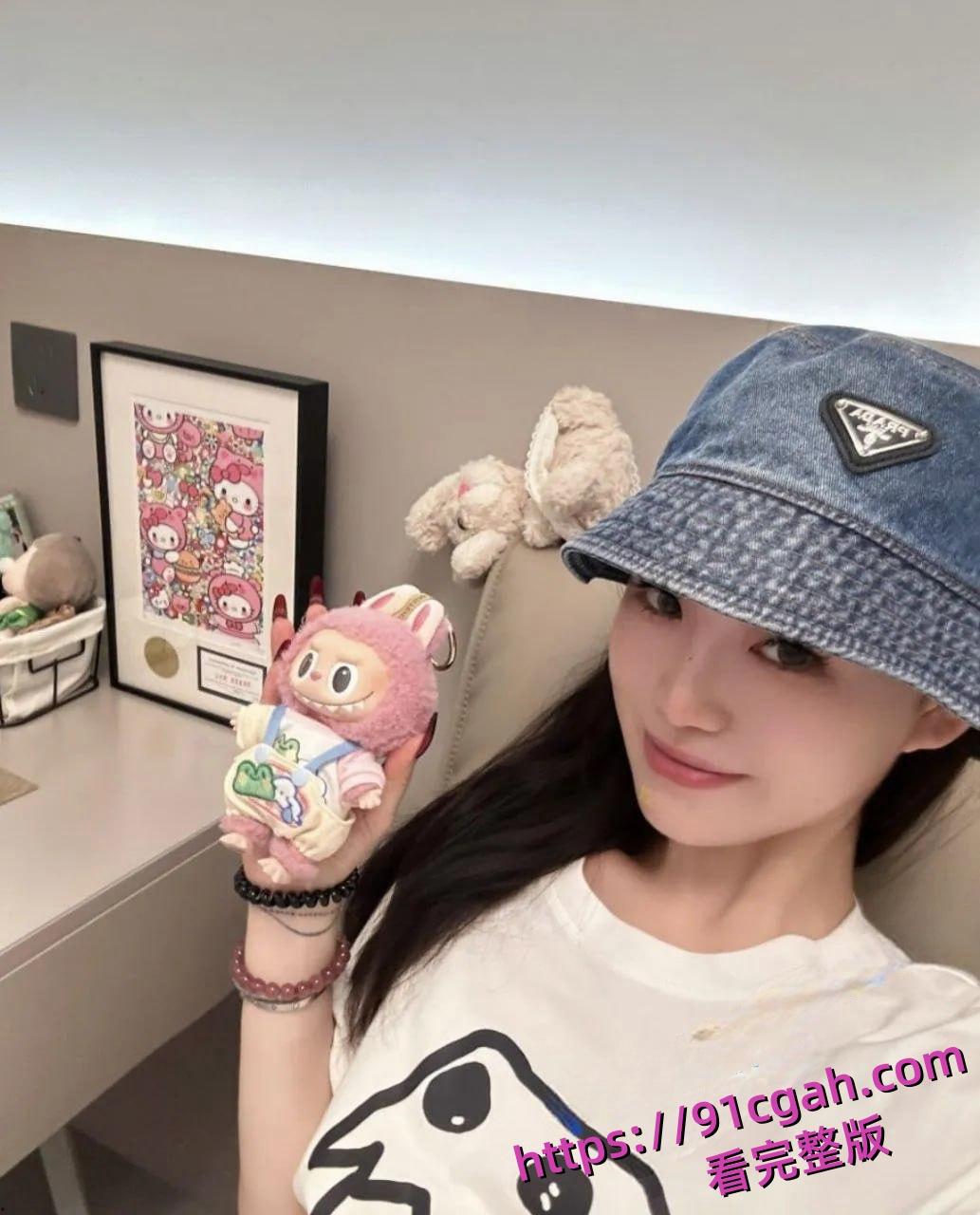 极品巨乳御姐尤物调教成母狗口交毒龙舔脚简直就是资本的玩具