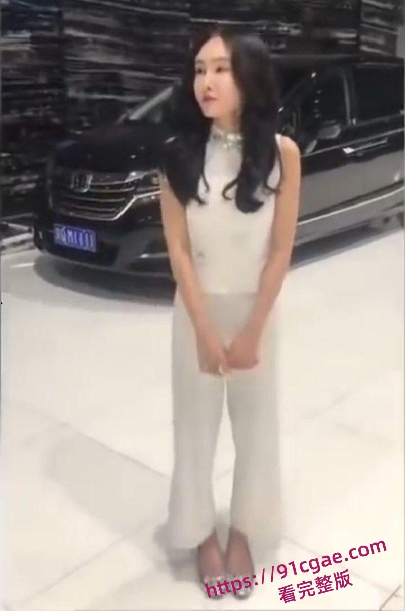 销售人员欣杨北京车展被富二代塞跳蛋大胆调教 人前跳蛋狂震喷水