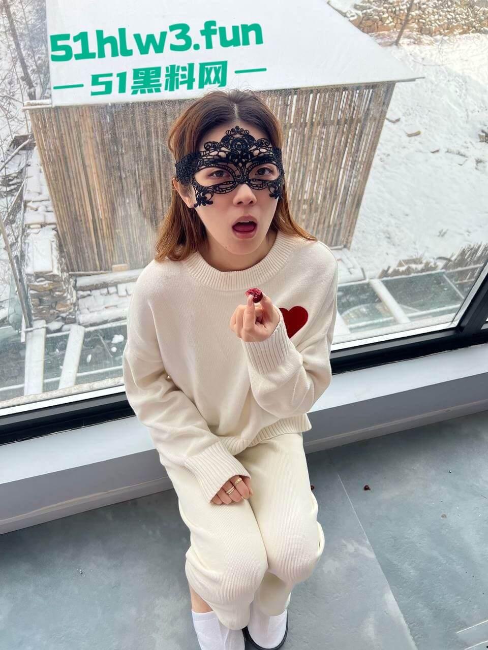 长腿颜值尤物【孙梦瑶】超模身材性感女神,大奶翘臀腿长逆天被主人各种调教私拍视频流出。-4