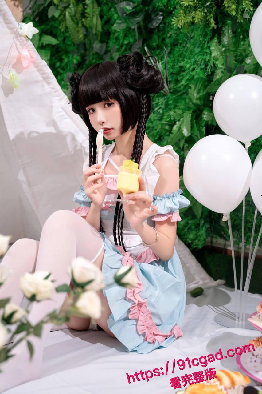 爆机少女喵小吉化身清纯野餐少女