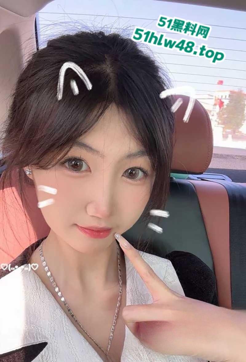 广东艺术学院【李玉婷】清纯嫩妹女神，男友视频玩嗨彻底放飞自我，全裸上阵骚话不停。