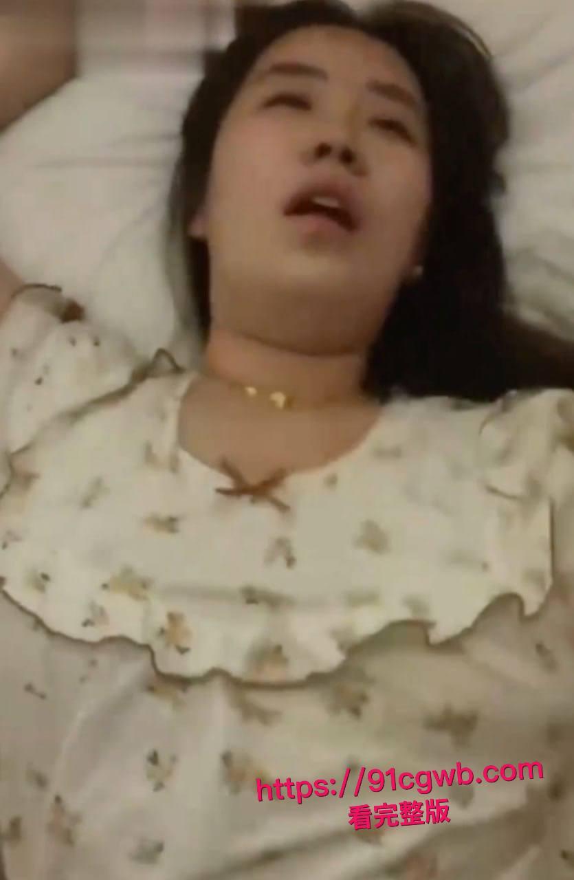 鞍山大学生刘雅惠反差婊炸裂!清纯校花被富二代包养,裸聊摸奶勾引狂野,线下口爆打桩淫叫不断!-9