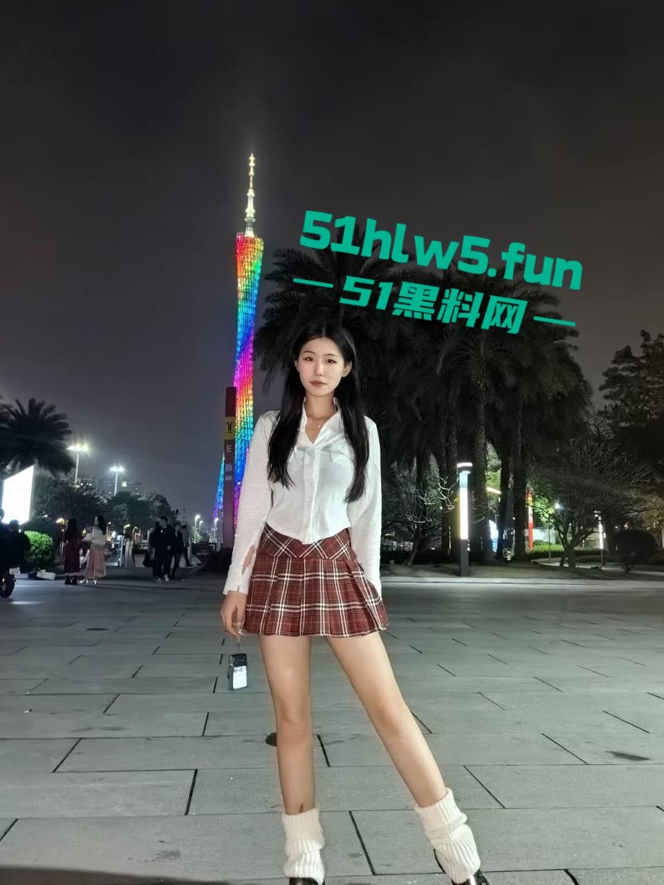 上海交通大学【赵若菲】极品身材大二学生妹，金主爸爸包养翘起美臀上位骑乘，性爱视频流出。