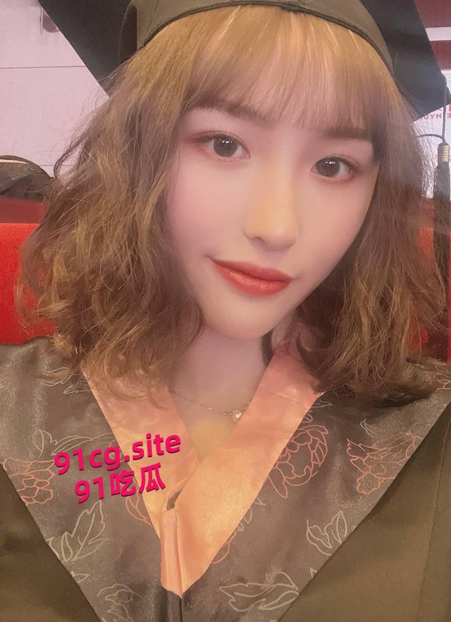 富二代约炮极品美女，粉嫩小穴被大鸡巴猛插