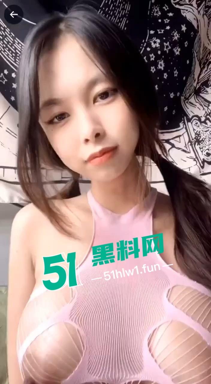 极品颜值女神【Aokialice OF】巨乳反差婊颜值甜美身材傲人，美乳硕大肌肤白嫩情趣自拍福利流出。