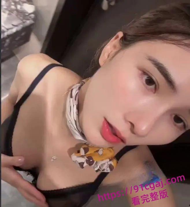 快手网红是邹琳吖黑料升级！是你的琳姐姐空姐资源流出