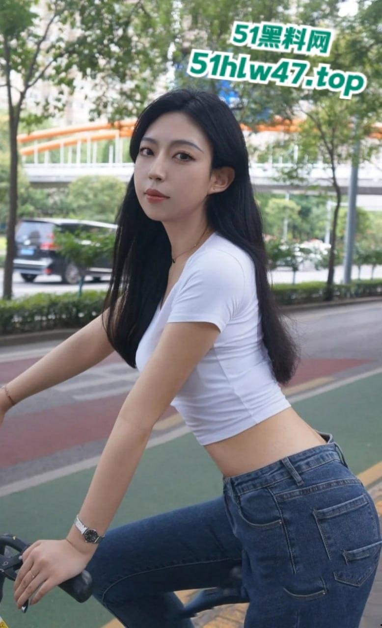 艺术书法系【黎老师】白天是知性气质女教师,晚上穿上女仆吃鸡吧挨操,这反差程度真无人能敌了吧?-4