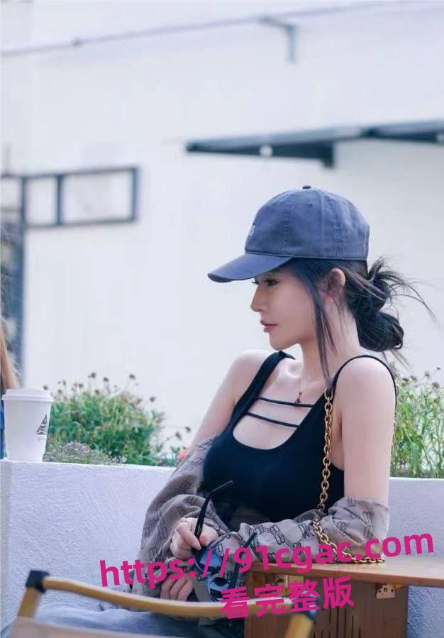 大哥狂刷刷600w都得不到的斗鱼知名女主播郁安楠 塌房了不雅视频流出被同行嘲笑!-8