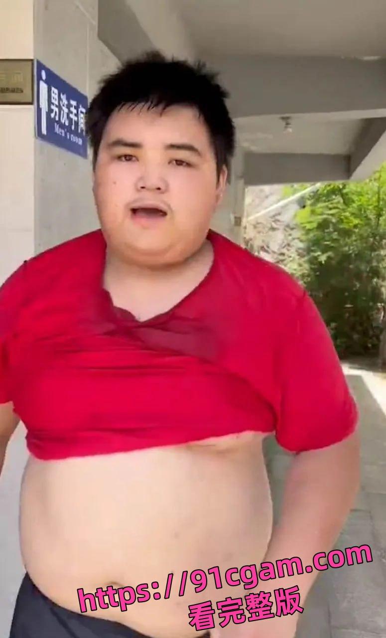 福建泉州肥宅试图强奸69岁老太!变态男巷弄作案被路人当场制服!-2