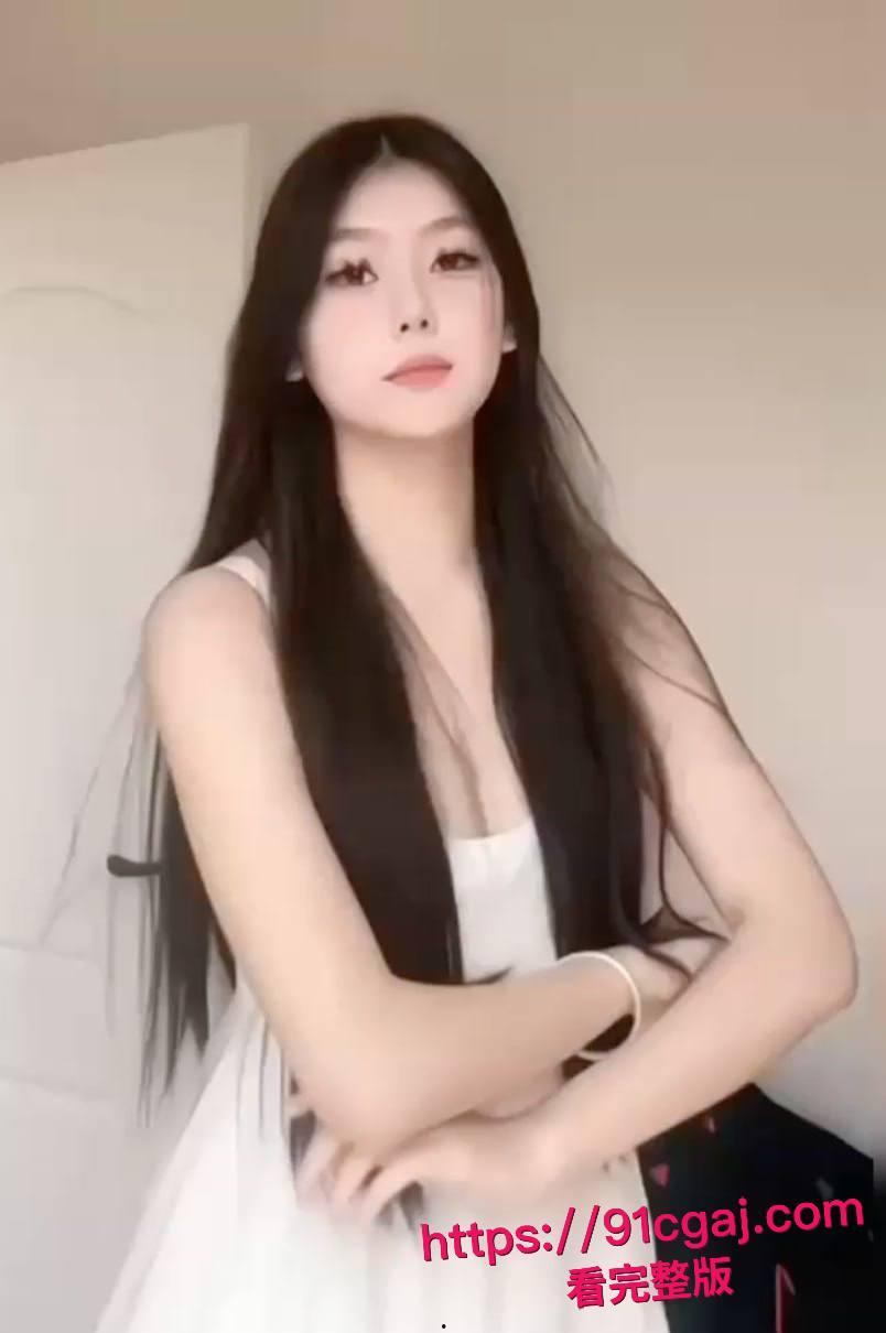 重庆第一双语学校极品骚货吕家亿琳脚踏多条船曝光!有男友还外面约炮,视频泄密口交爆操!-2