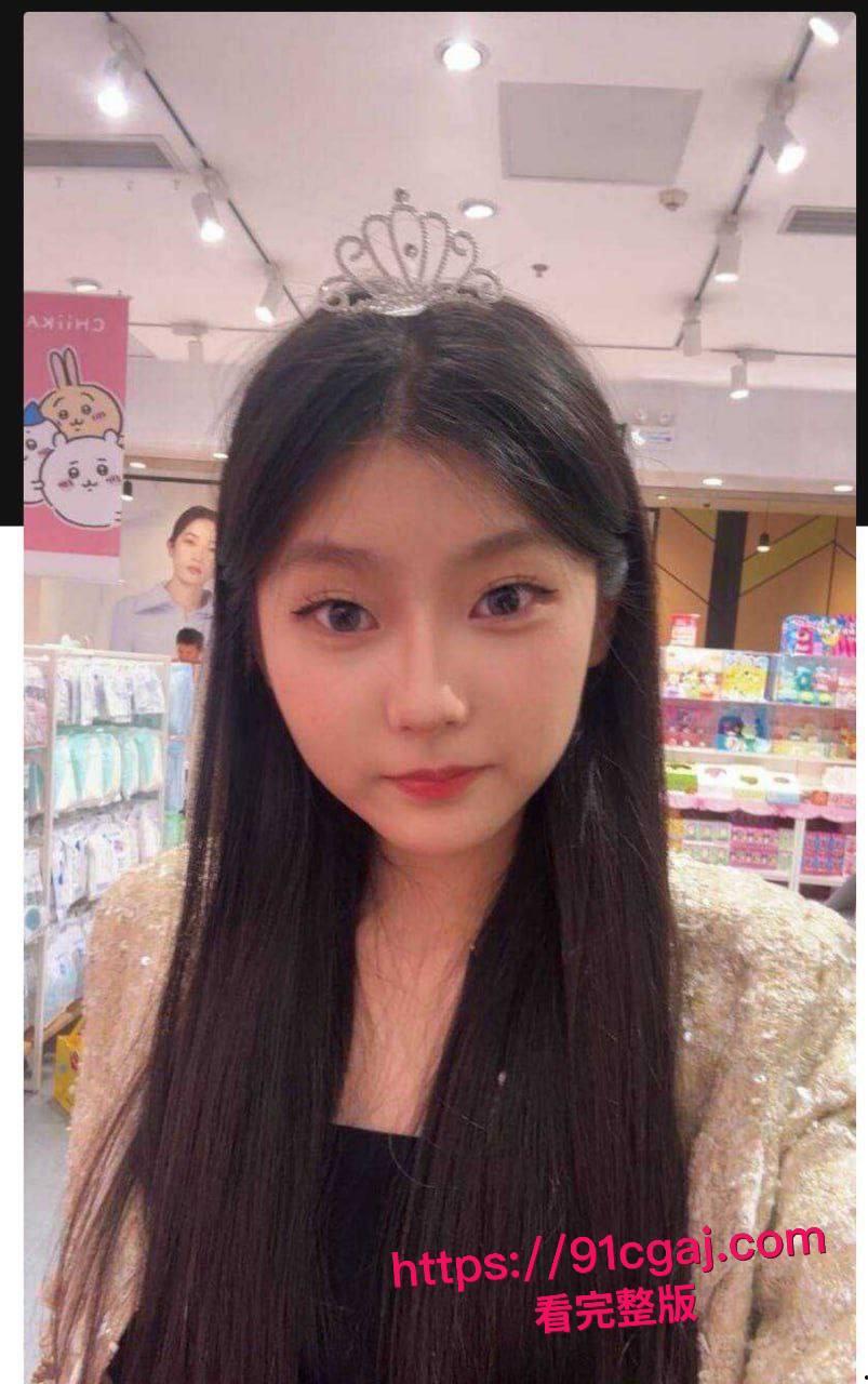 重庆第一双语学校极品骚货吕家亿琳脚踏多条船曝光!有男友还外面约炮,视频泄密口交爆操!-6