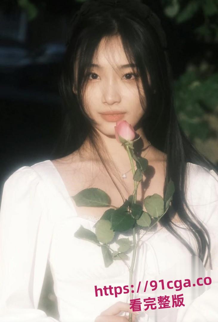 韩国首尔大学留学生『李婉芸』极品美女跪舔肉棒求口交!-2