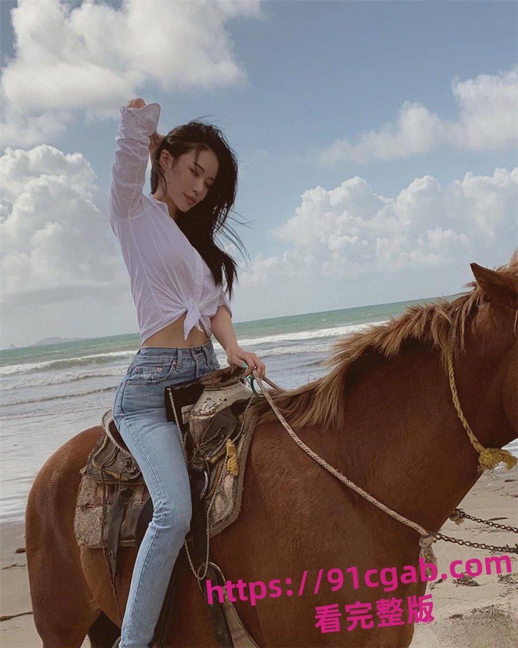 最新网传IG流出的神似徐冬冬韩国混血EMILY不雅视频视频-5