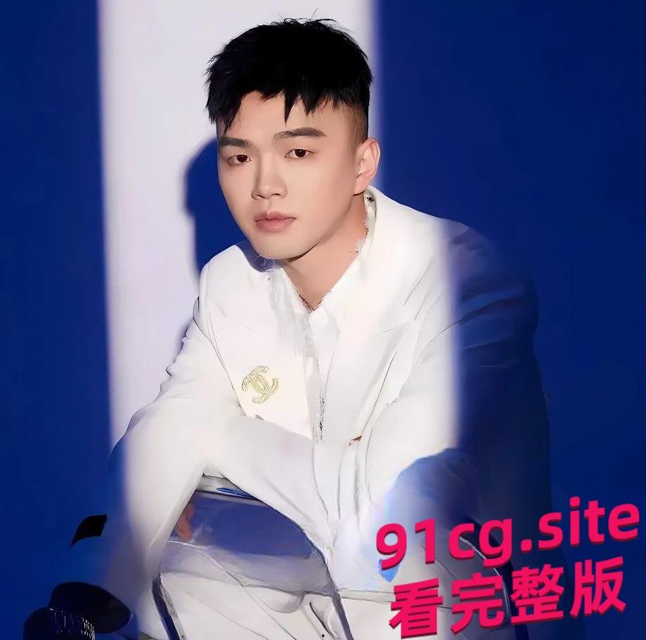 网红歌手林启得师徒恋丑闻曝光！高颜值徒弟姜南被“师傅”亲到床上！