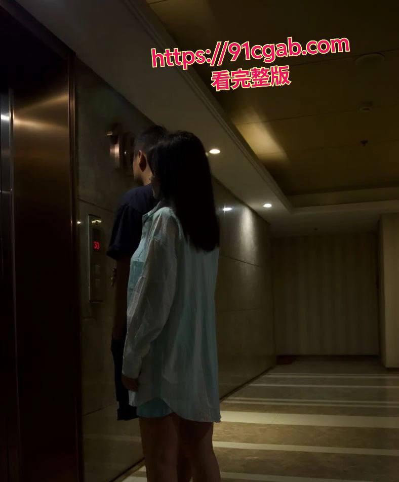 摄影师的“隐秘福利”:拍情趣视频玩转SM,模特为流量甘当“玩物”!-4