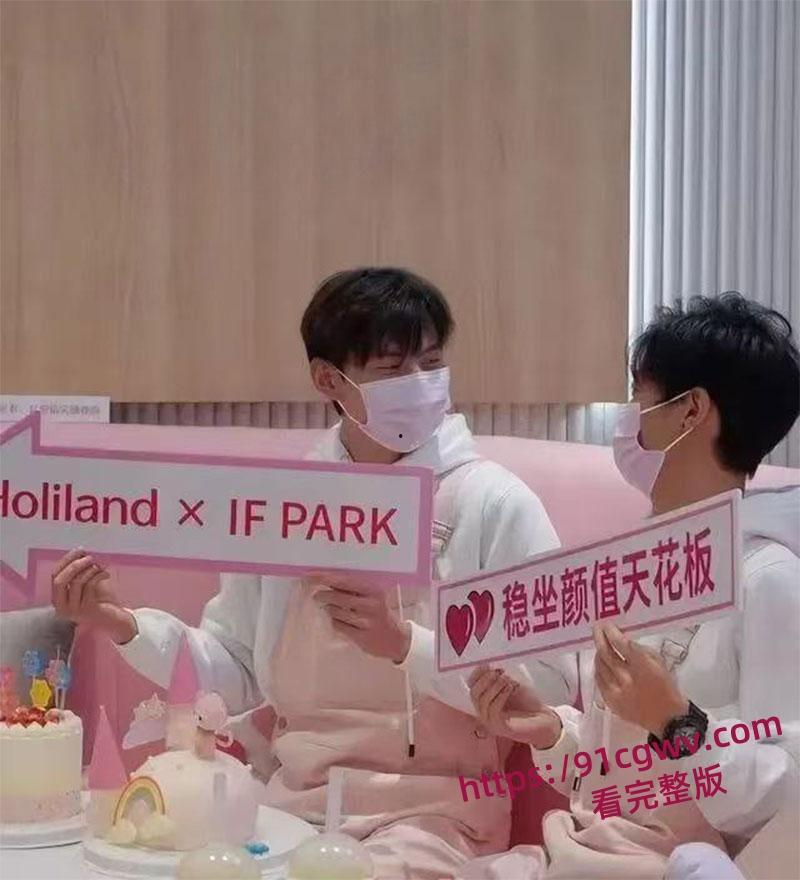 约炮好利来极品店员 颜值在线还可以体验制服诱惑 空姐不一定在飞机上 也有可能在好利来哦!-3