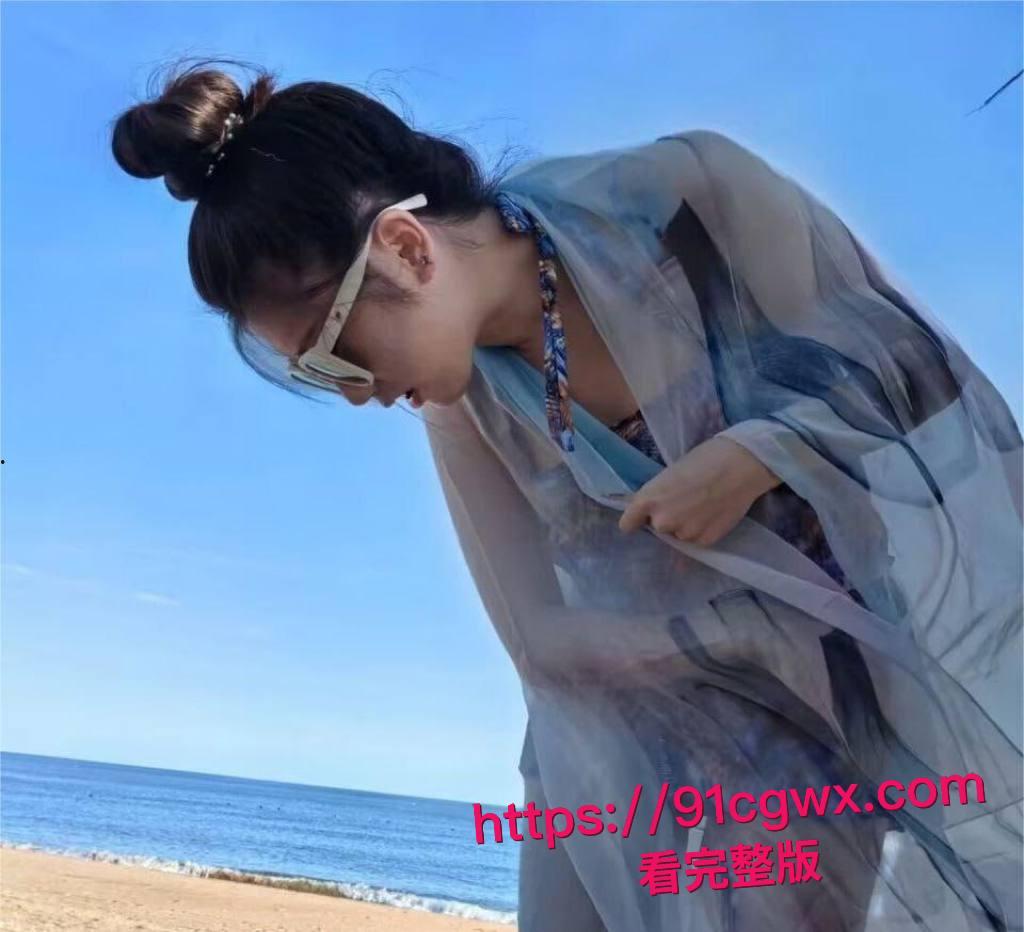 北京女大学生私生活黑料炸锅!无敌翘臀开档黑丝掰逼特写淫水狂喷,像母狗般被大屌爆操成喷水贱货!-7