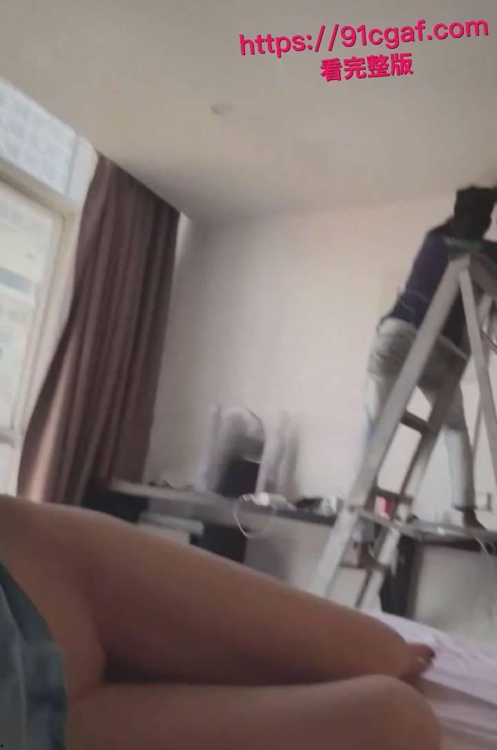 露出界天花板 彤彤乖 最新合集视频 印度阿三面前大胆撩衣露逼 户外大街三点全露 刺激感拉满!-2