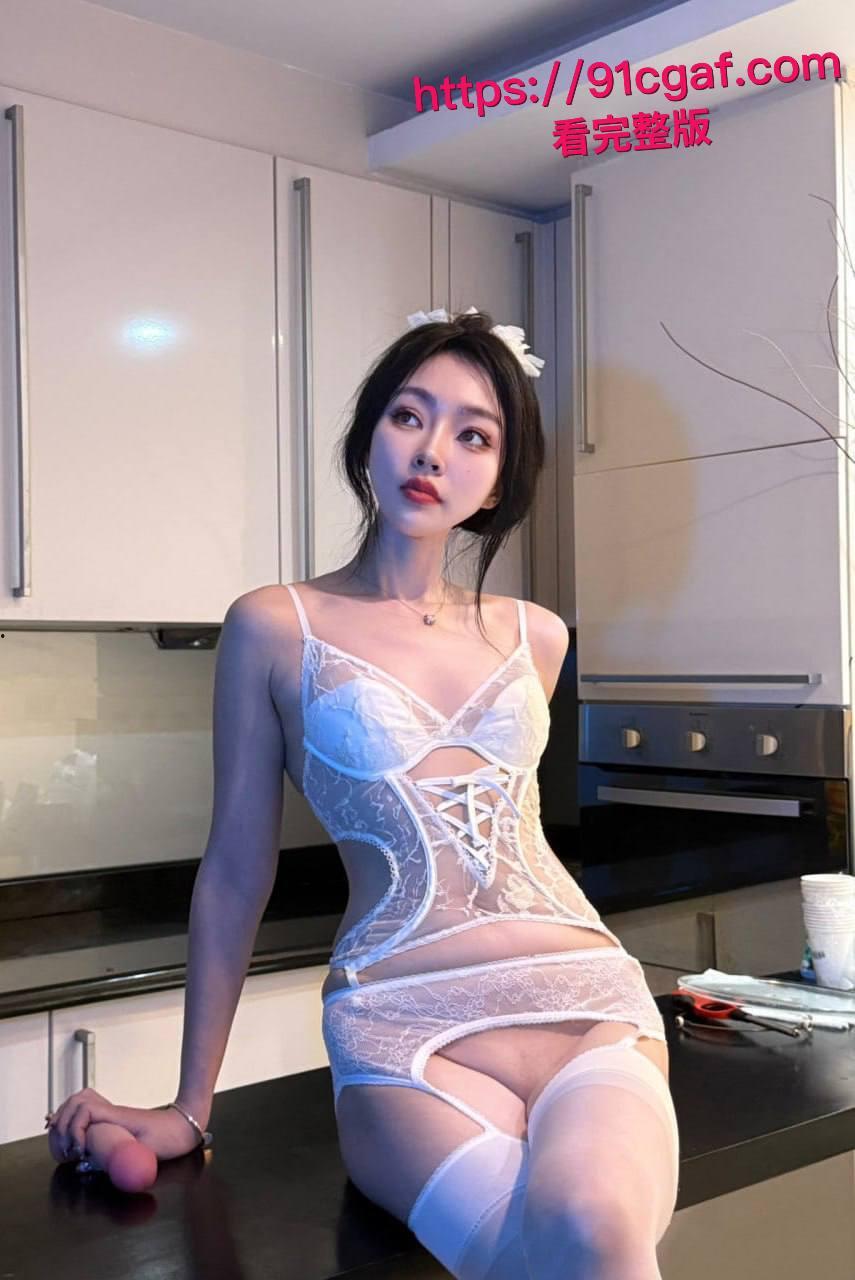 露出界天花板 彤彤乖 最新合集视频 印度阿三面前大胆撩衣露逼 户外大街三点全露 刺激感拉满!-7