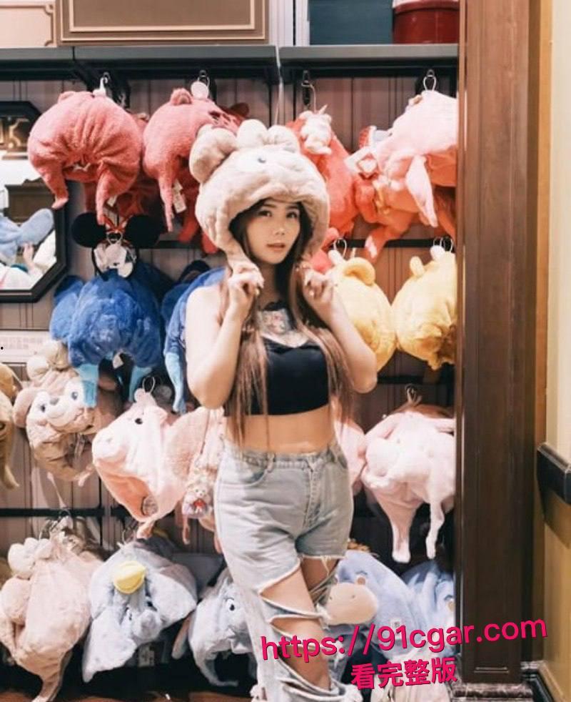 台湾网红暗黑孟若羽最新作隐藏版直播流出 全身连体黑色网袜 道具大军入侵全身 腿抖到怀疑人生!-6