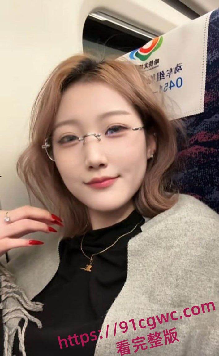 抖音小网红开心小椰子 直播与男友做爱娇喘曝光 坚持一分多钟才封号 榜一大哥定制剧情淫叫入耳太上头!-5