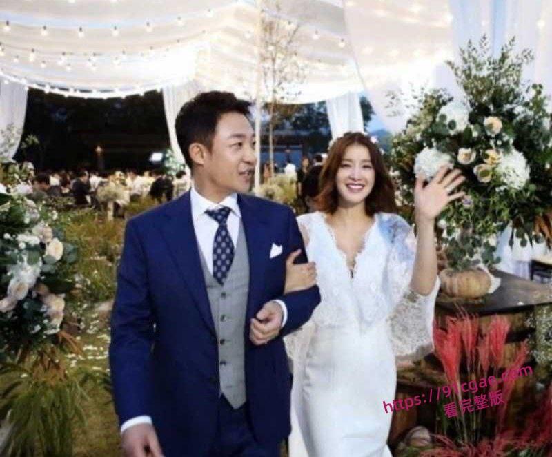 43岁超美韩星李诗英炸裂黑料曝光 离异后诞下前夫二胎引发轰动 孕期酒店约炮泄欲 浴室调情视频流出!-9