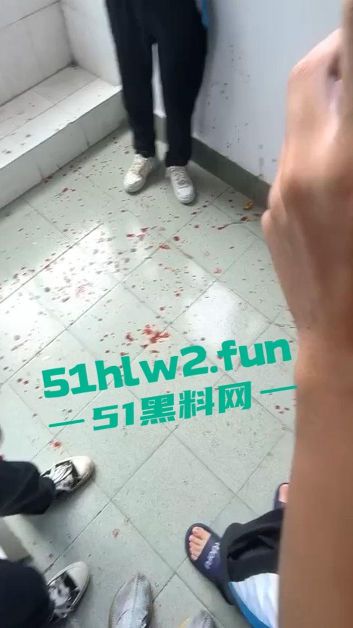 顺德中专汽修学院两男生暴揍室友，还用玻璃将其手筋挑断父母扬言要砍死两人，拒不接受和解。-4