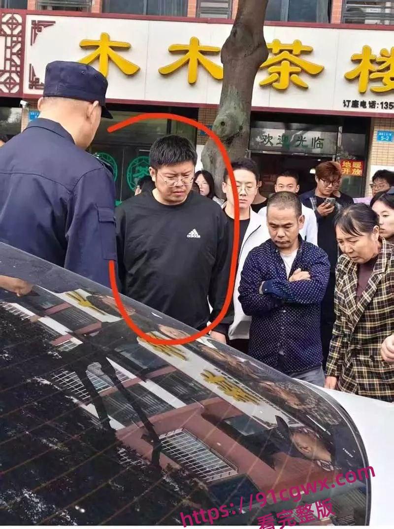 性瘾学生妹当小三被原配当街怒撕 据传一个月要做几十次太炸裂了！-6