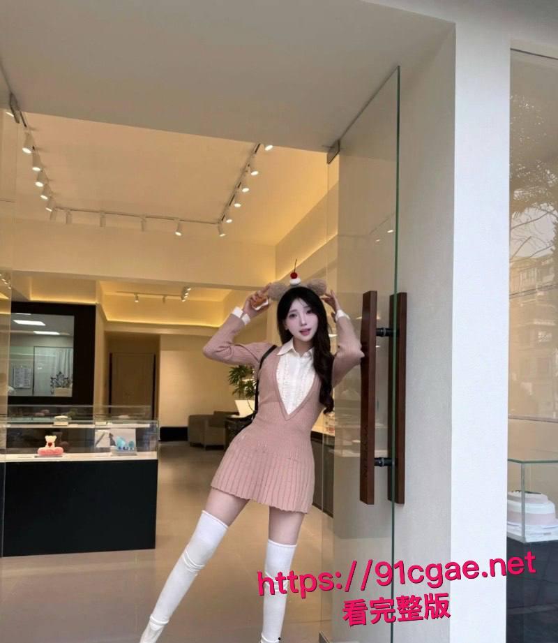 姐弟乱伦视频流出 爸妈上班家里没人,淫荡高三姐姐勾引弟弟口爆啪啪,最后被弟弟内射-3