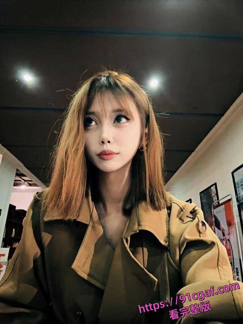 广东服装店老板娘 谢梅 给炮友拍摄自慰视频 饥渴少妇洗澡时使劲揉胸缓解性欲！-7