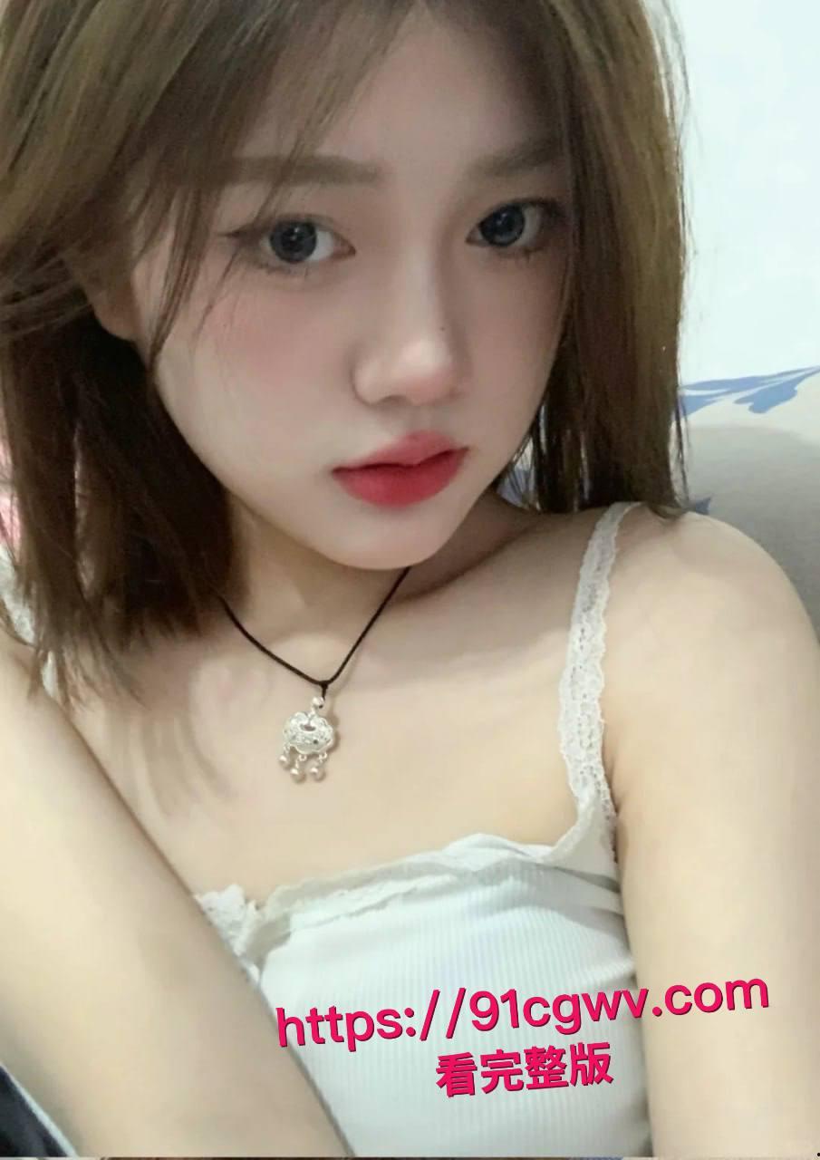 赣南师范大学韦丽芳清纯短发学妹黑料爆棚!校内好学生校外外围,厕所全裸口交后入视频流出,母狗本性暴露无遗!-8