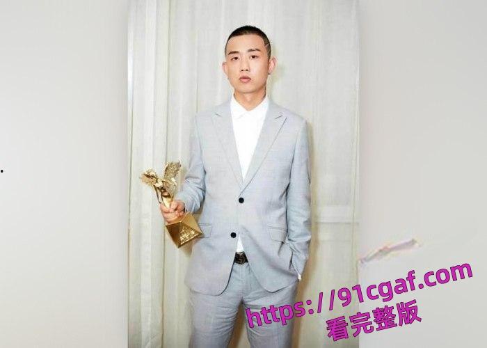 曝光gai约炮女粉丝,在与女粉的互动中,经常发生超亲密的举动-1