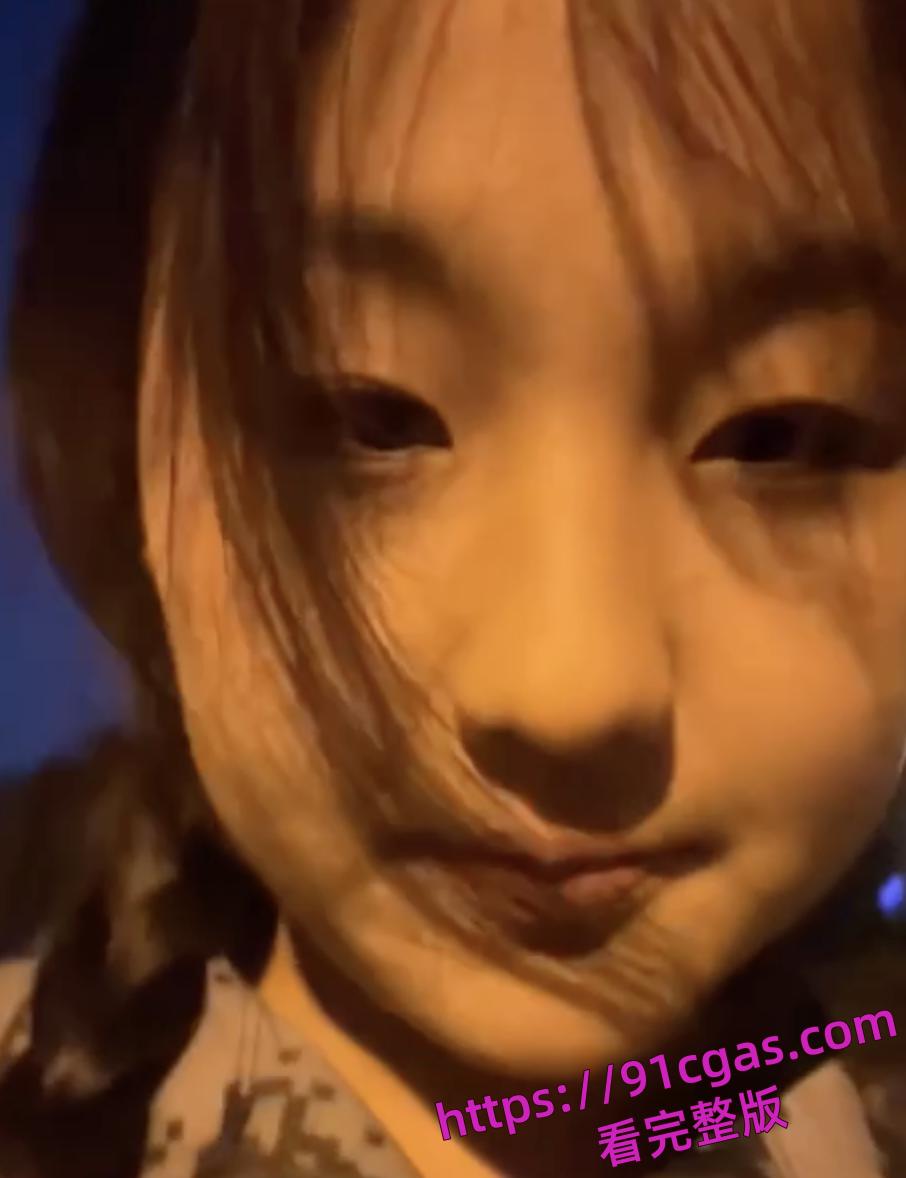 曹县小姨子和姐夫开视频聊骚,被姐姐逮到了。读大一的大学生。-1