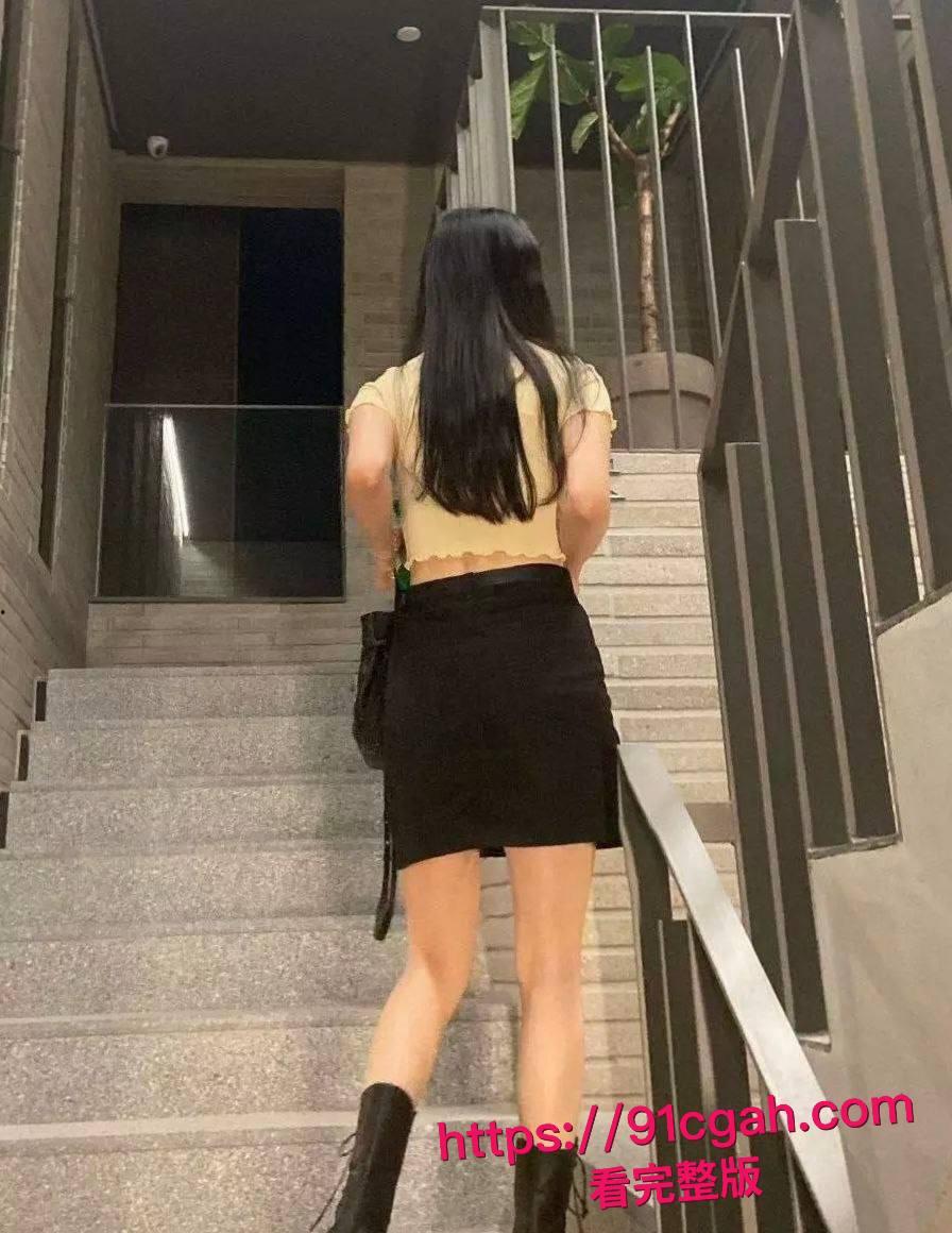 北艺女生李晓晴为留北京甘当 “富哥宠物”,竟拉闺蜜共陷低俗交易-3