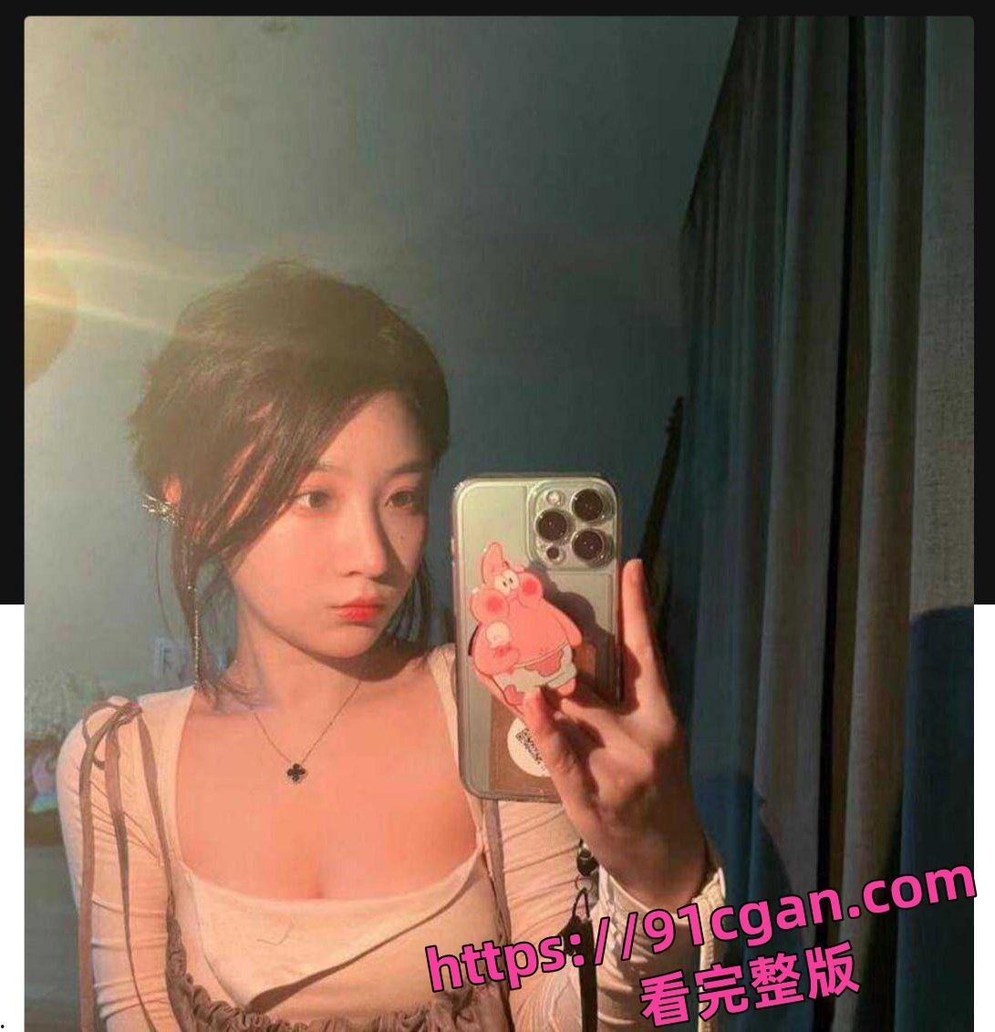 赣州师范科技学院短发精神学妹杨嘉婧03年的小嫩逼，到处发骚照勾引男同学