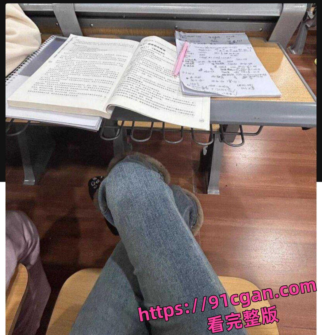 赣州师范科技学院短发精神学妹杨嘉婧03年的小嫩逼，到处发骚照勾引男同学