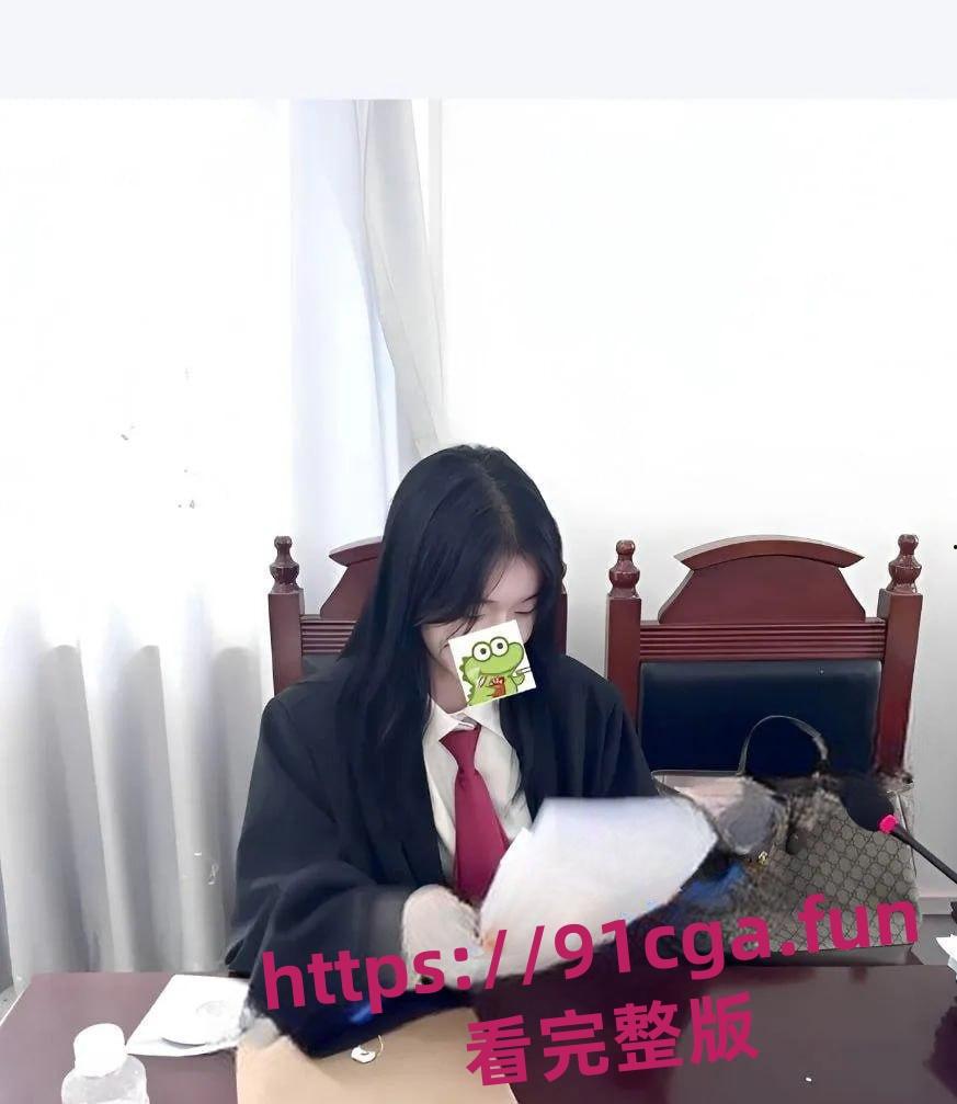 律师白天法庭精英 晚上变福利姬!衬衫解扣撅臀秀逼穴超反差-5